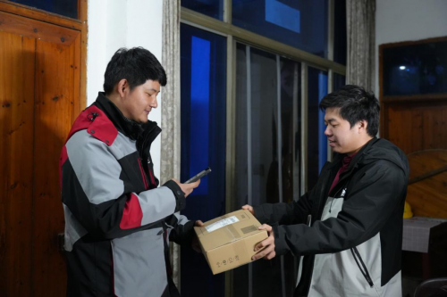 顺丰完成2025年天猫平台3C国补首单派送